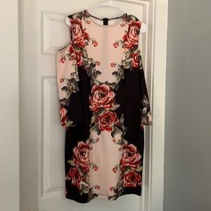 Cold shoulder floral long sleeve body-con dress